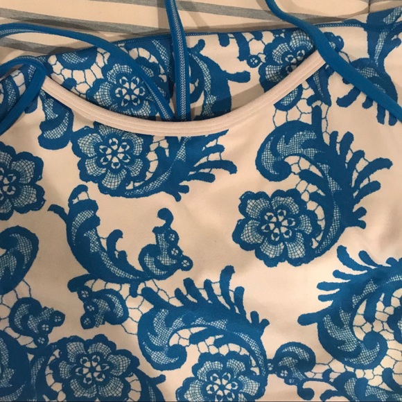 Lululemon Athletica Power Y Tank Size 4 - Picture 5 of 5